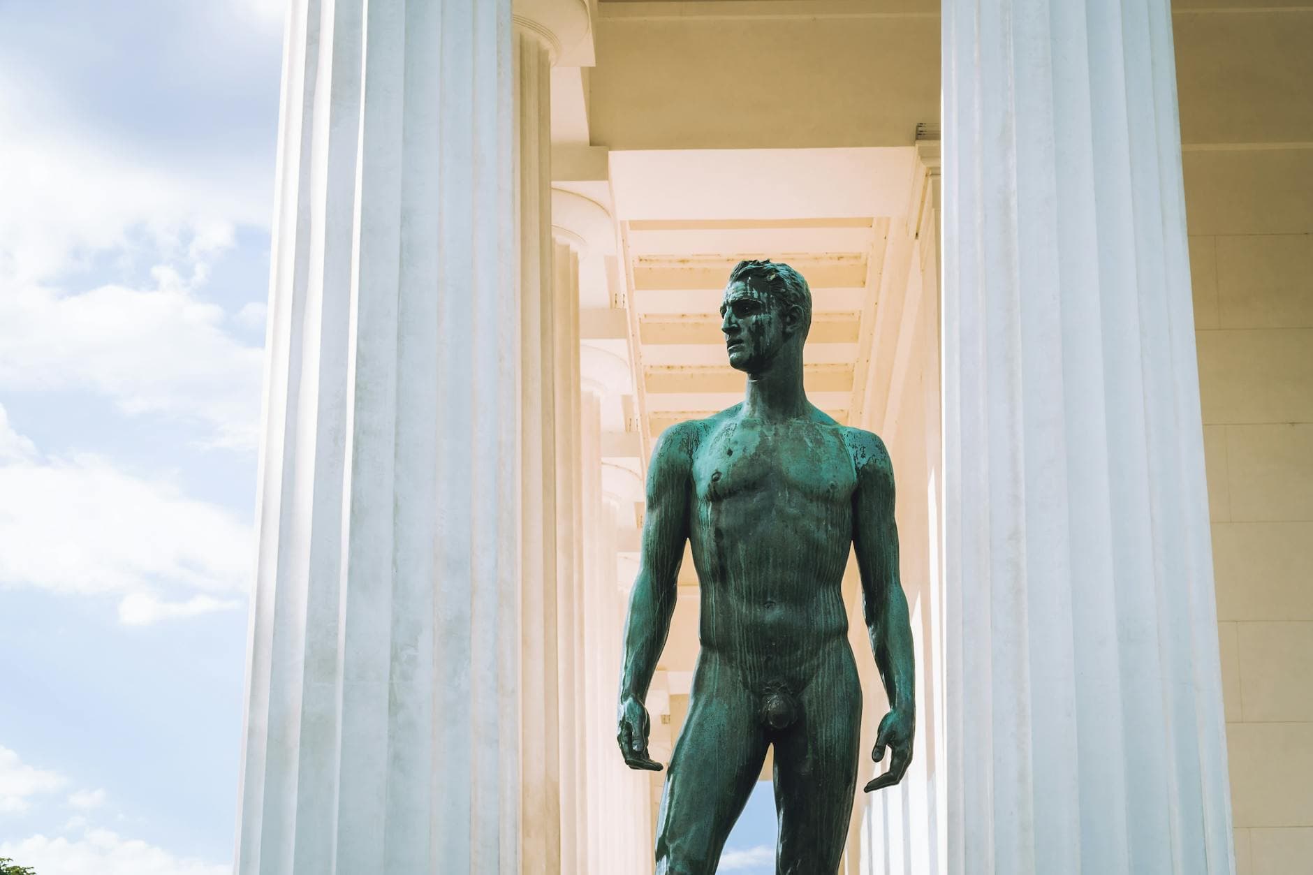 7 Famous Polyamorists From History