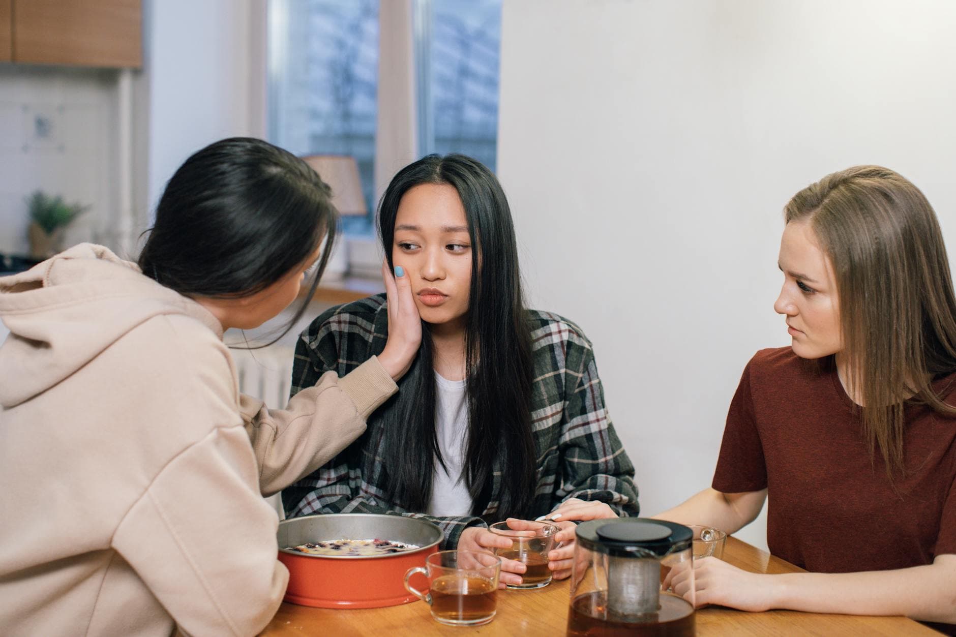 How To Tell If Your Friends Support Polyamory