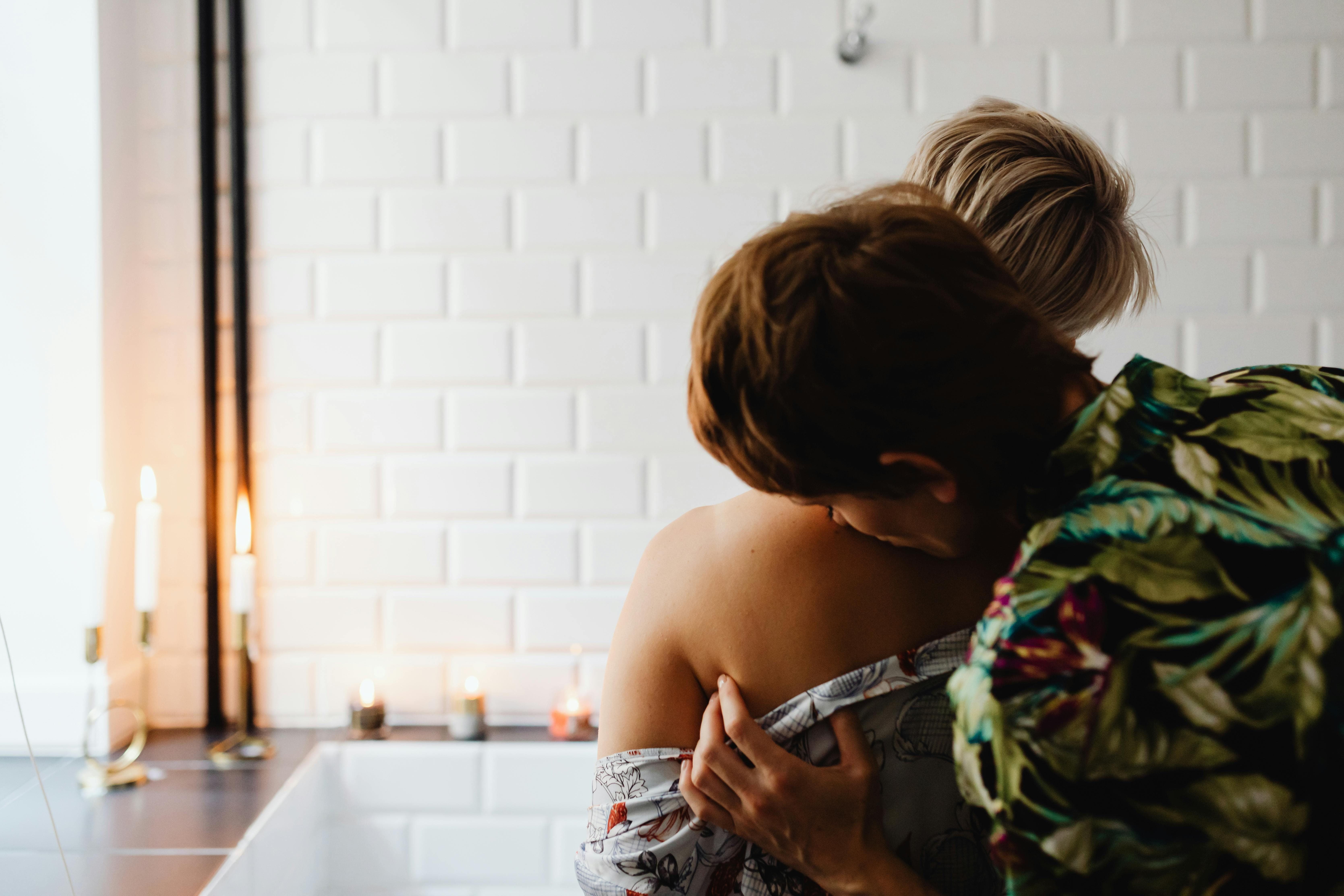 New Relationship Energy Is Intoxicating. But What Are You Actually Chasing?