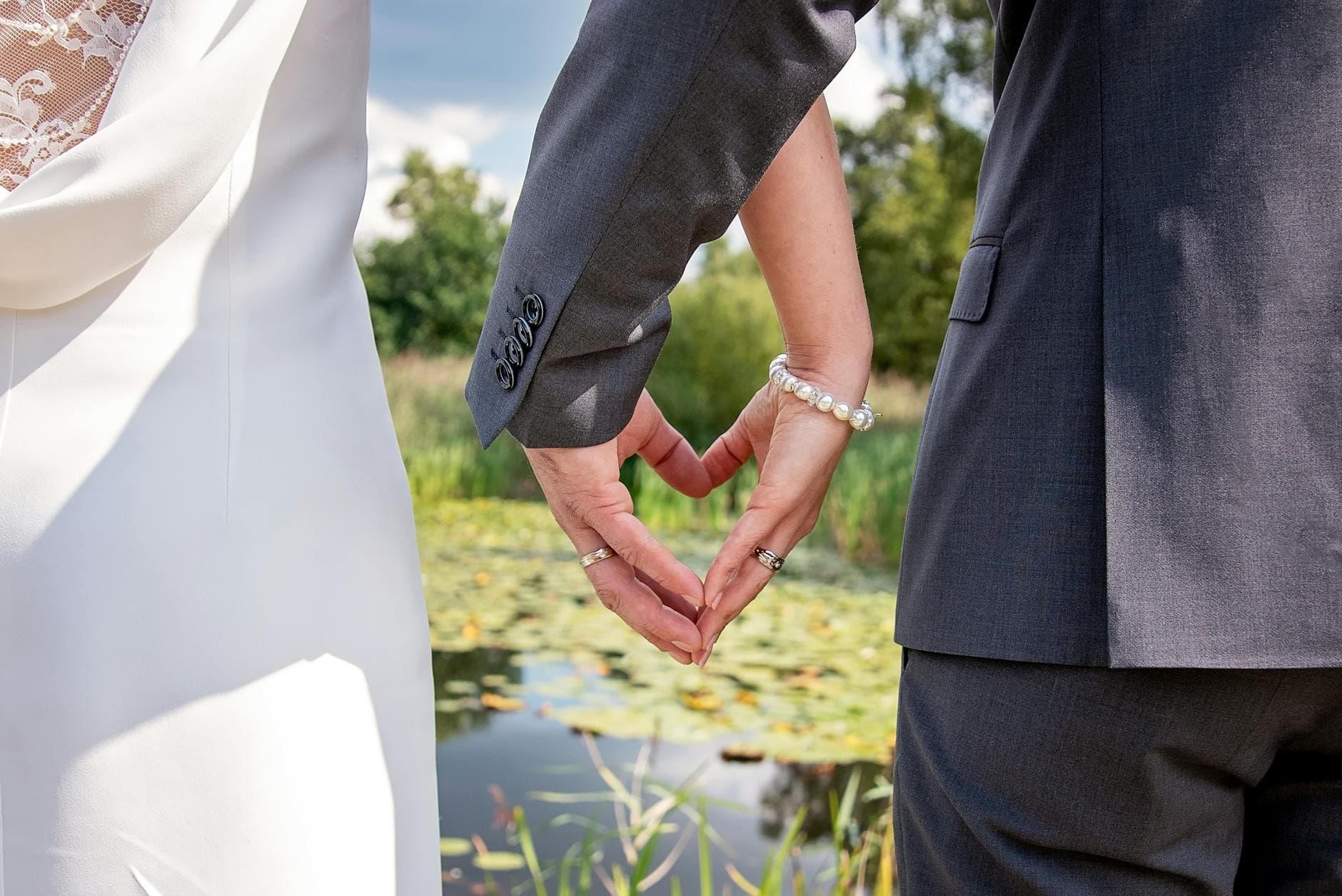 What’s the Difference Between Polyamory, Polygamy, and Ethical Non-Monogamy?