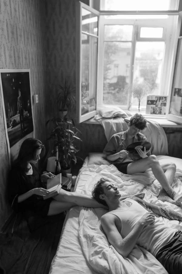 Six Things to Never Say to Your Poly Date (Unless You Want to Make Things Awkward AF)