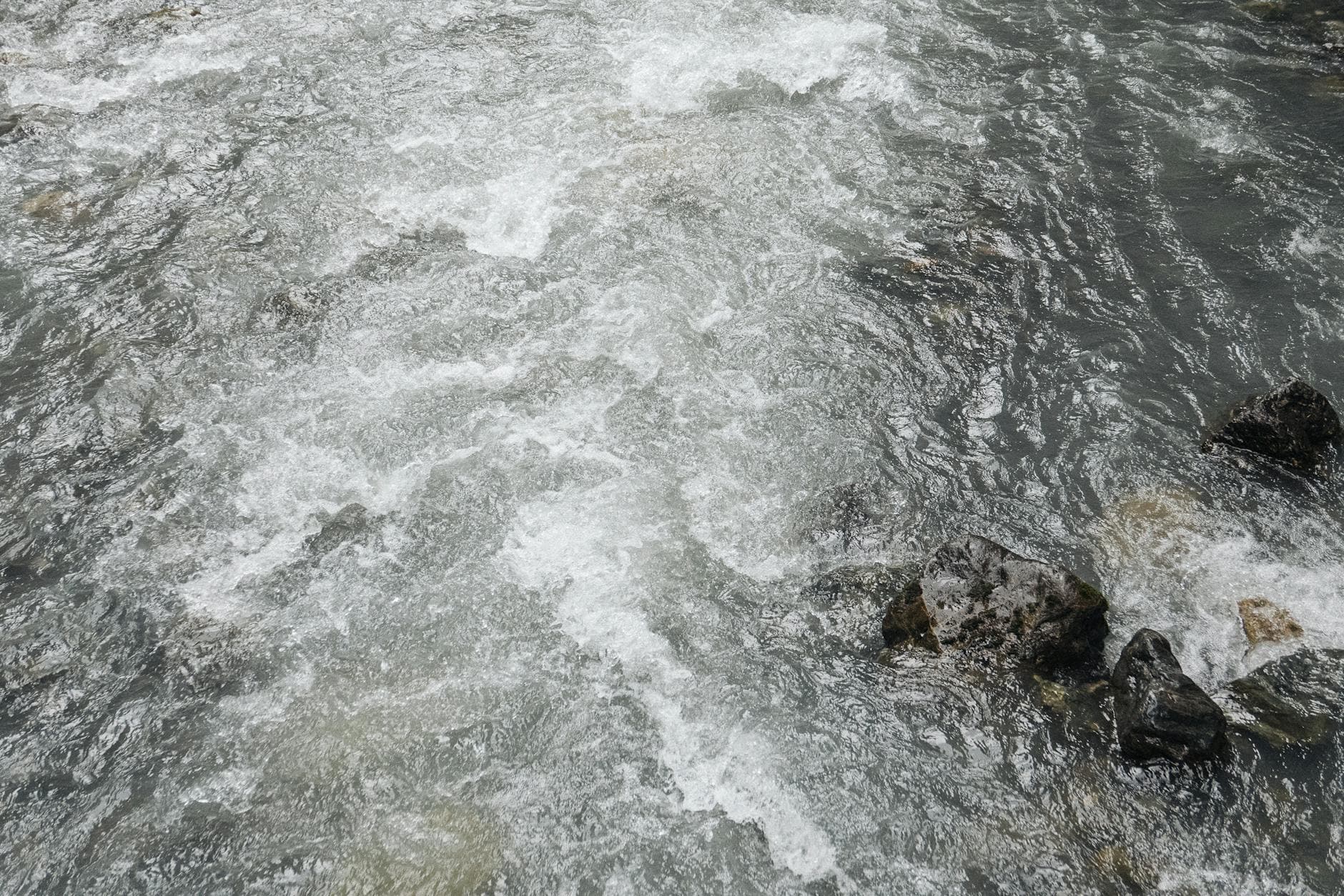 The Confusing Conversations about 'Going with the Flow' in Polyamory & Non-Monogamy