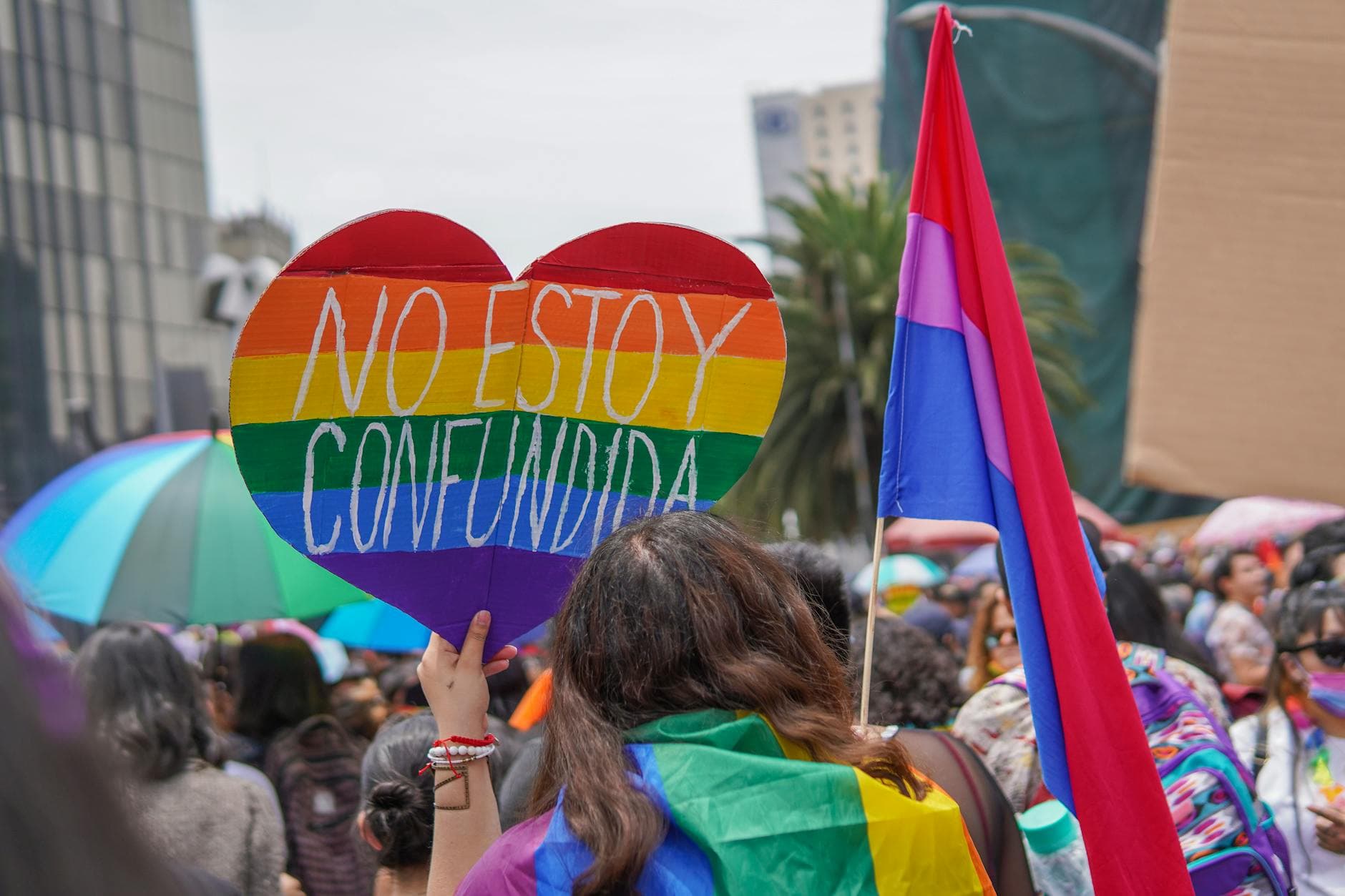 Polyamorous Bisexuals Aren’t “Bad Bisexuals”
