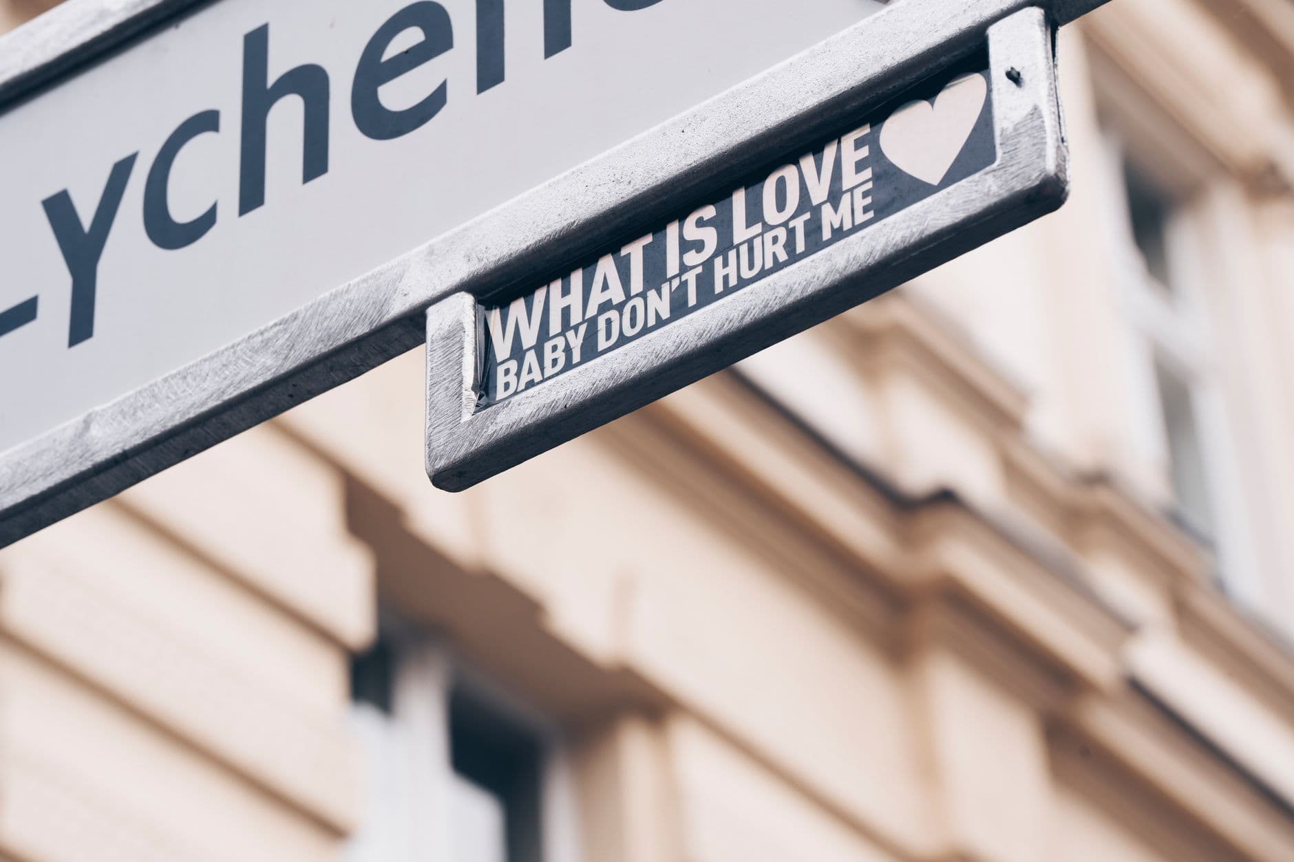 What Is Polyamory? Meaning, Types & How It Works